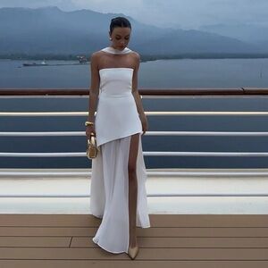 Elegant White Strapless Dress